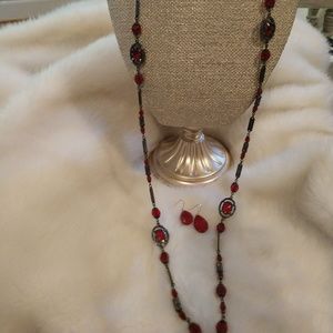 Necklace and earring set